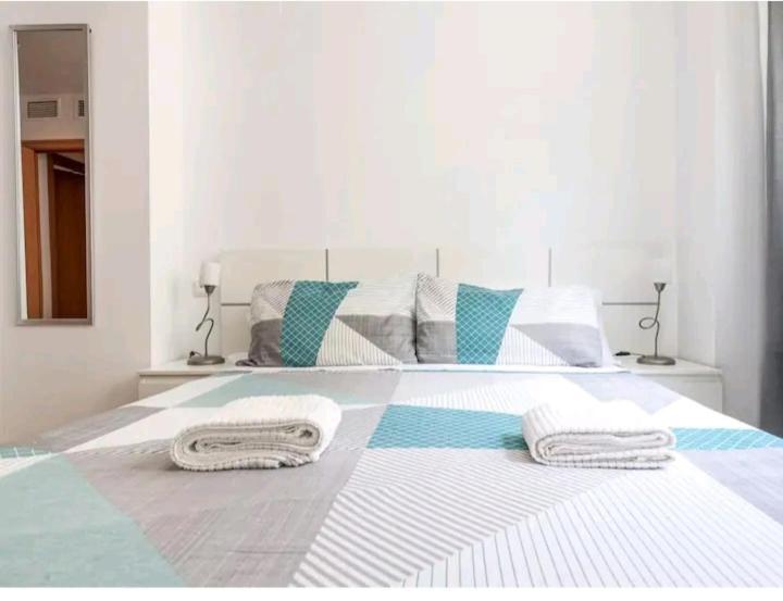 Apartamento Con Patio Y Piscina Cerca De Sevilla La Algaba Exteriör bild